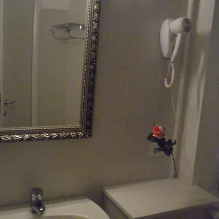 Via Mazzini 4* סטרסה