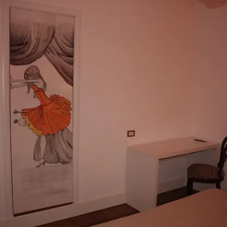 Via Mazzini 3* ストレーザ