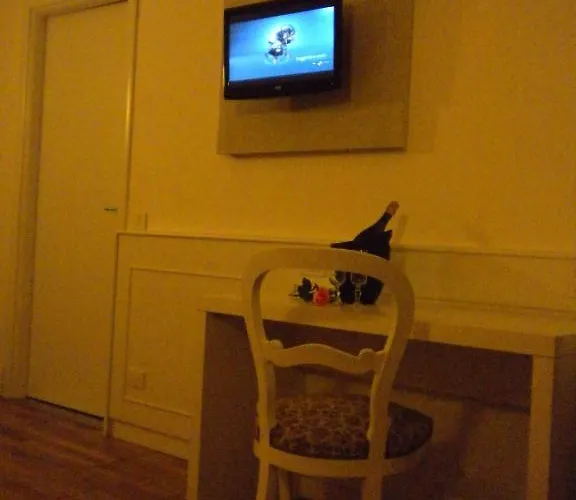 Via Mazzini Bed & Breakfast 4*