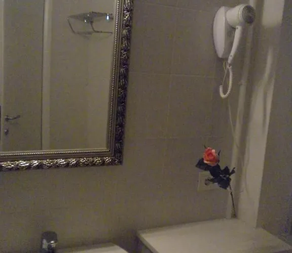 Via Mazzini 4* Stresa