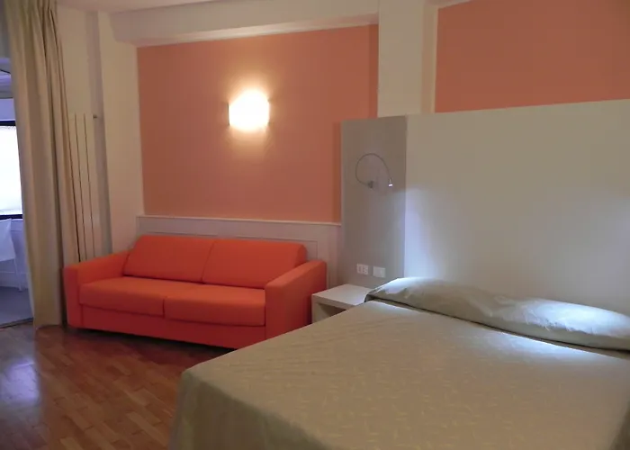 Alojamento de Acomodação e Pequeno-almoço Via Mazzini Stresa