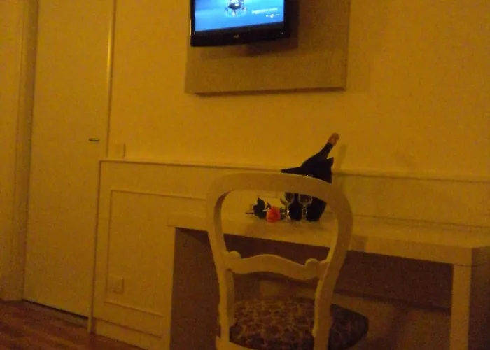 Via Mazzini 4* Stresa